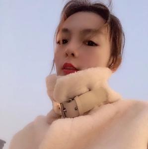等等的额娘头像