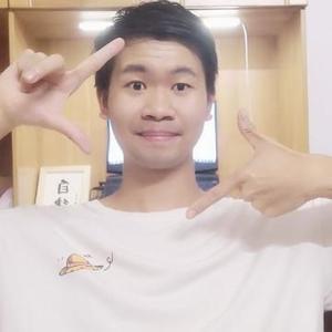 认真拍VLOG的狗峰头像