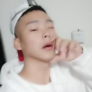 演员张佳头像