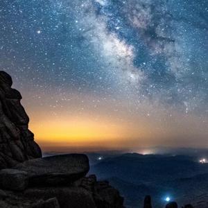 明月当空明月当空头像