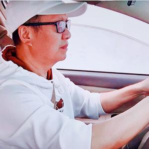 远山春秋头像