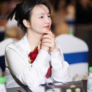 灿哥说车香香头像