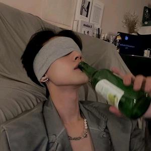 江逸不爱哭头像