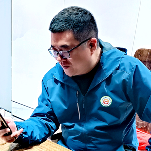 元氏卓凡建材平哥头像