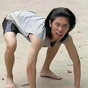 清闲的火车头像