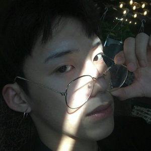 博学多才的余浪浪头像