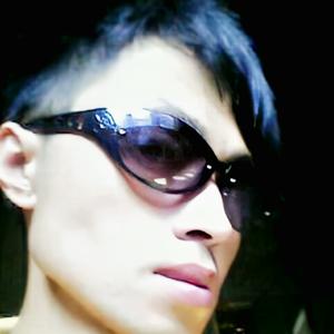 龚大大写故事头像