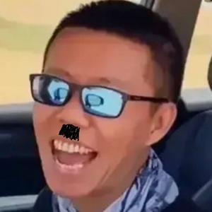 卧室门口罩红衣头像