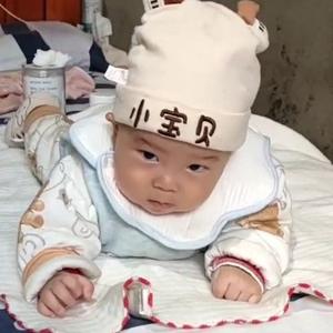 何娇头像