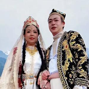 支持许敏的老太太头像