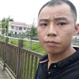 85后小何头像