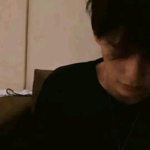 自由上进的奶茶头像