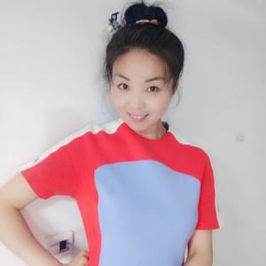 山里小丽头像