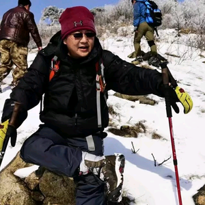 吕那山头像