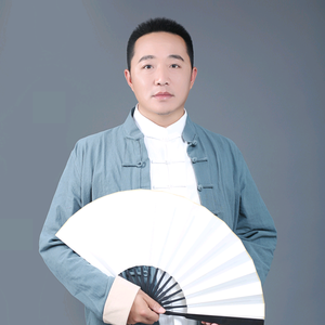 三一堂龙海辰头像