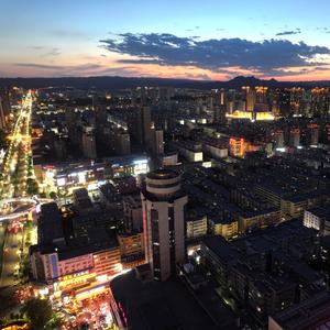 君在铜城头像