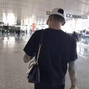 小辉爱热点头像