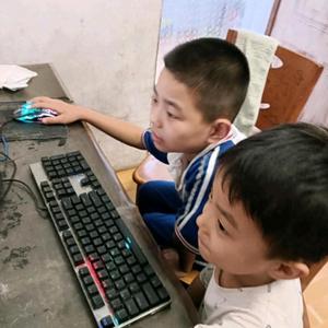 郑治远头像