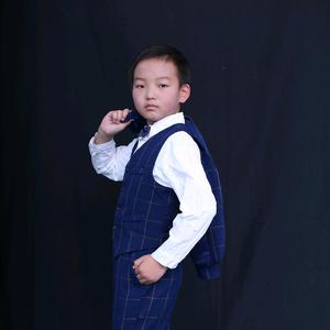 假装在乡下种地头像