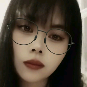 林琳.头像