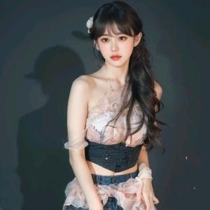 美女扭胯舞198头像