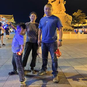 机械直男的半锁止边撑头像
