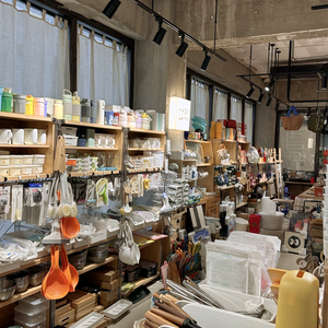 海口百货店：城市橱窗的时尚变迁