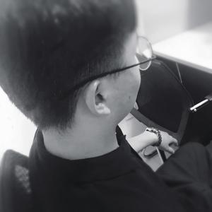 墙上画马人难跨头像