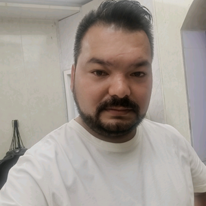 天生会扭脖子的董盘根头像