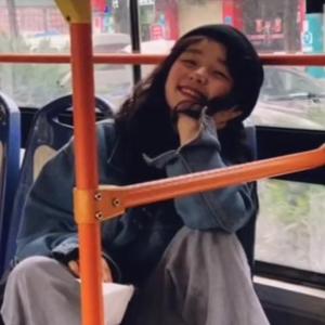凌晨四点的海头像