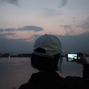 短发girl天天头像