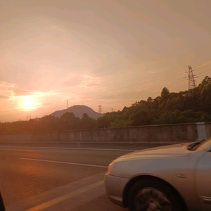 blurred头像