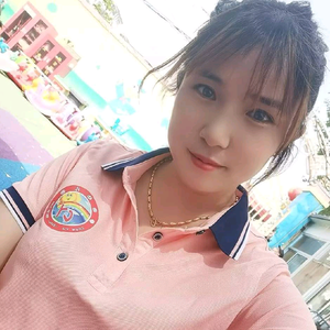 小何吖头像