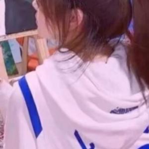 开心的夏林温 头像