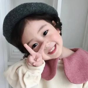 lily粒粒呀头像