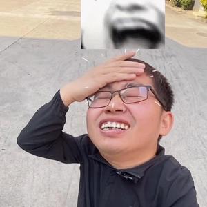 冤总小梁头像