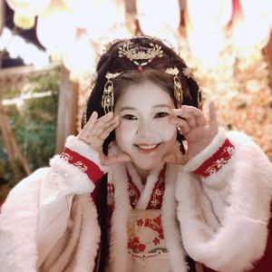 芳芳身边的美景头像