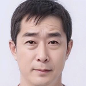 我铁力人头像
