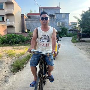 上进的清泉L头像