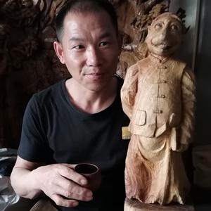 木头刀军军雕刻头像