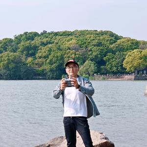 康乐映影头像
