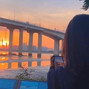 余暉头像