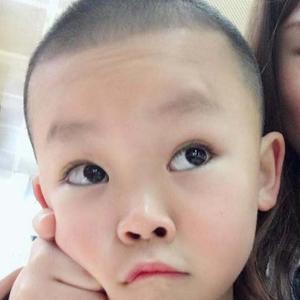 成都小白哥头像