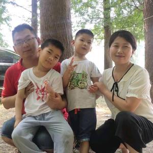 张老师带研究生头像