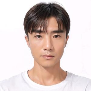玩吉他检车的老李头像