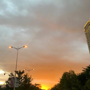 财论谈商业头像