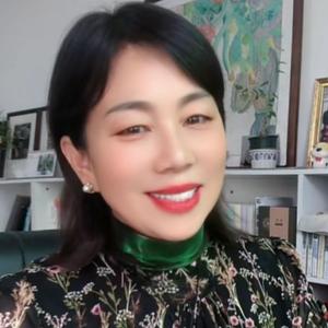 开心红姐头像