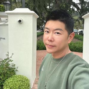 北美天涯哥头像