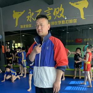 张利头像