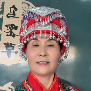 新泰红云美妆头像